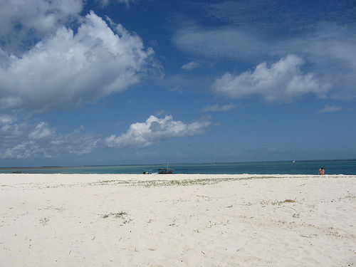 La spiaggia di Kendwa, a Zanzibar